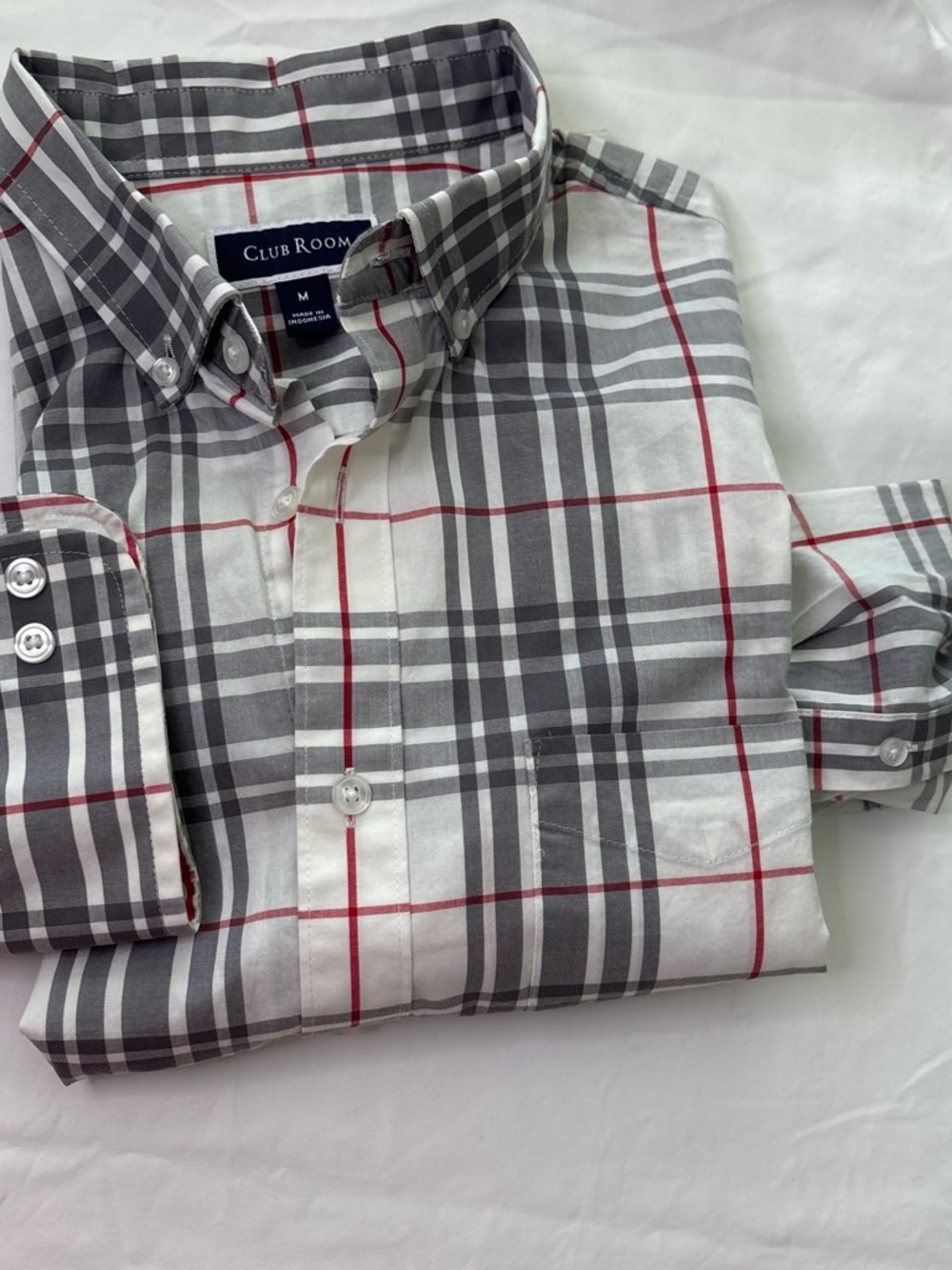 Club Room Men’s Gray and White Plaid Button-Down Shirt with Red Lines